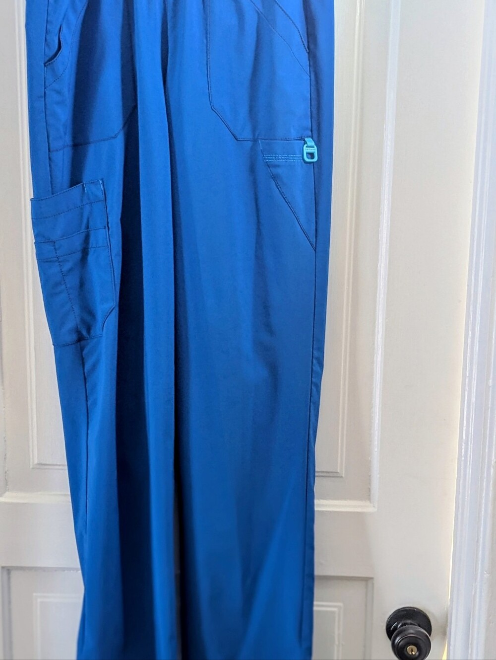 from the Carhartt medical uniform collection Pants Medium